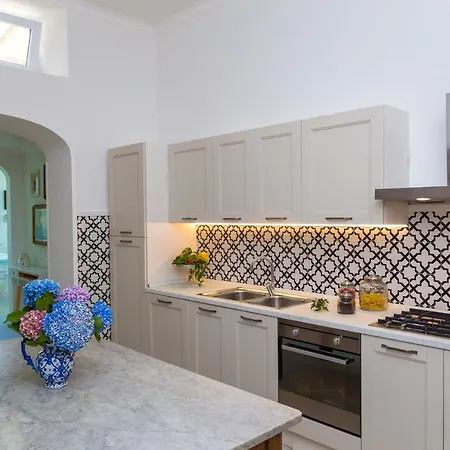 Maison Ro' Affittacamere Meta